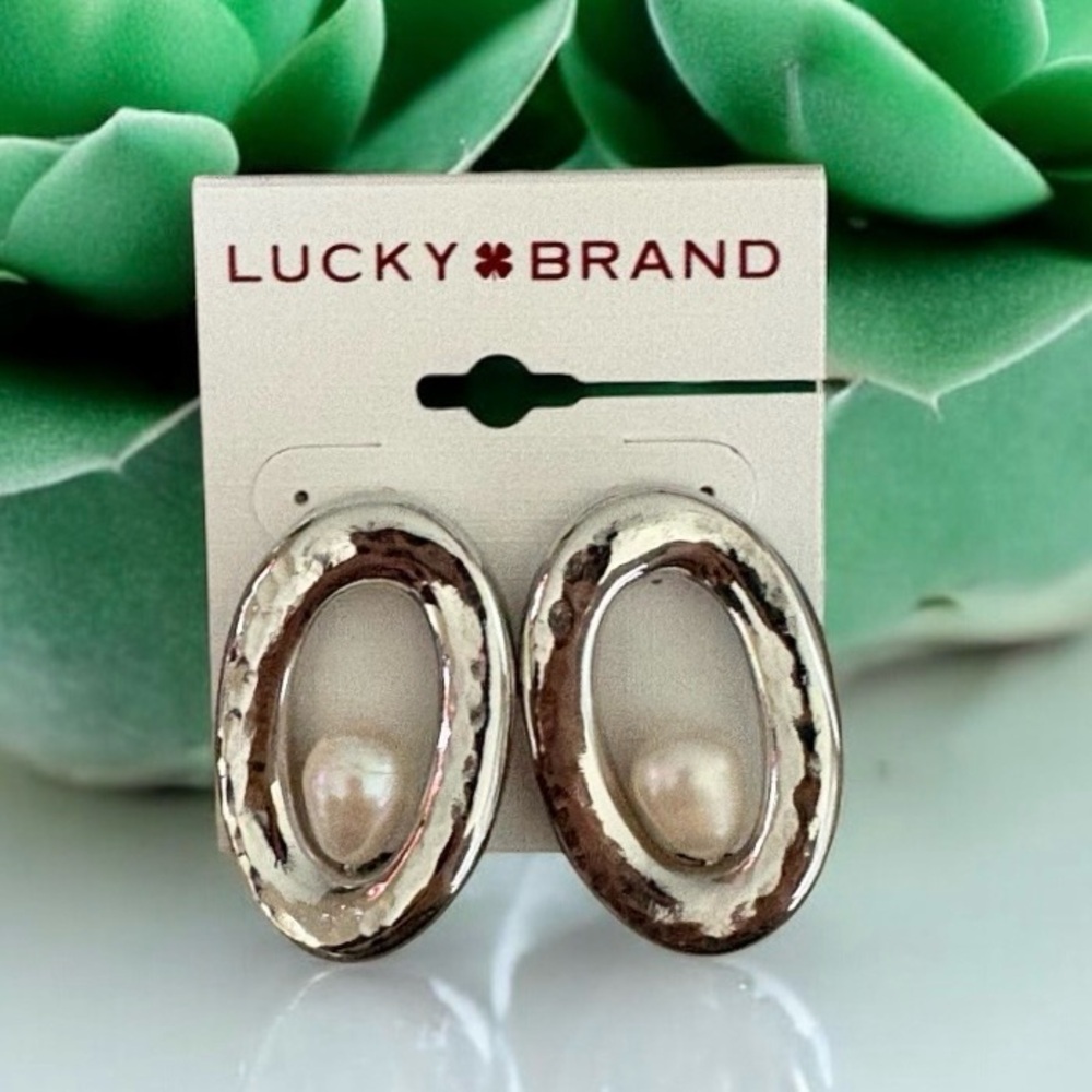 🌟2 x HOST PICK🌟 NWT Lucky Brand Silver Pearl Oval Earrings